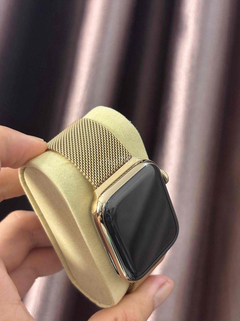 Apple Watch Series 6 Thép Vàng 44mm. Mua bán Thiết bị đeo thông minh tại Quận Thanh Xuân Hà Nội được đăng bởi Duy Nguyễn hình 3