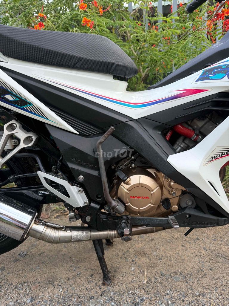 Honda Sonic Trắng Xăng lửa Redleo. Mua bán Xe máy tại Huyện Bến Lức Long An được đăng bởi Xe Máy Trung Toán hình 4