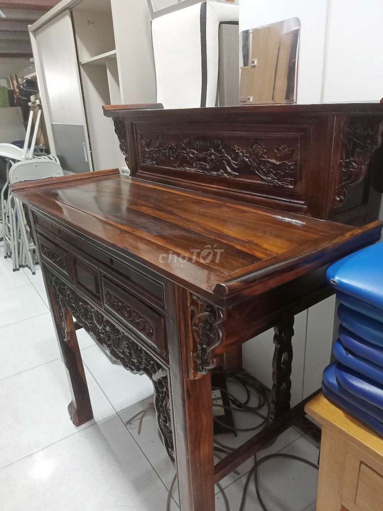 Tủ thờ gỗ nâu 1m27x1m37 rất mới. Mua bán Tủ, kệ gia đình tại Quận Gò Vấp Tp Hồ Chí Minh được đăng bởi Hang nguyen hình 1