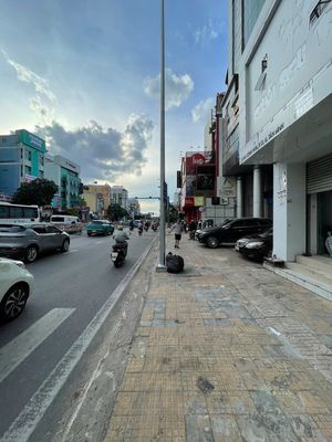 Cho thuê mặt bằng MT 600 Cộng Hòa, Tân Bình, 81m², giá 28 triệu/tháng