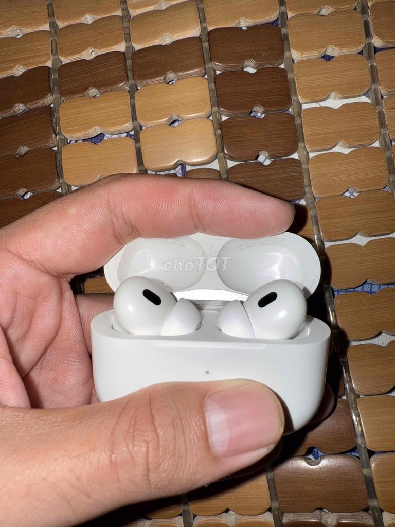 Tai nghe Apple AirPods Pro 2 Trắng. Mua bán Tivi, Âm thanh tại Huyện Đất Đỏ Bà Rịa - Vũng Tàu được đăng bởi Lê Huy hình 1