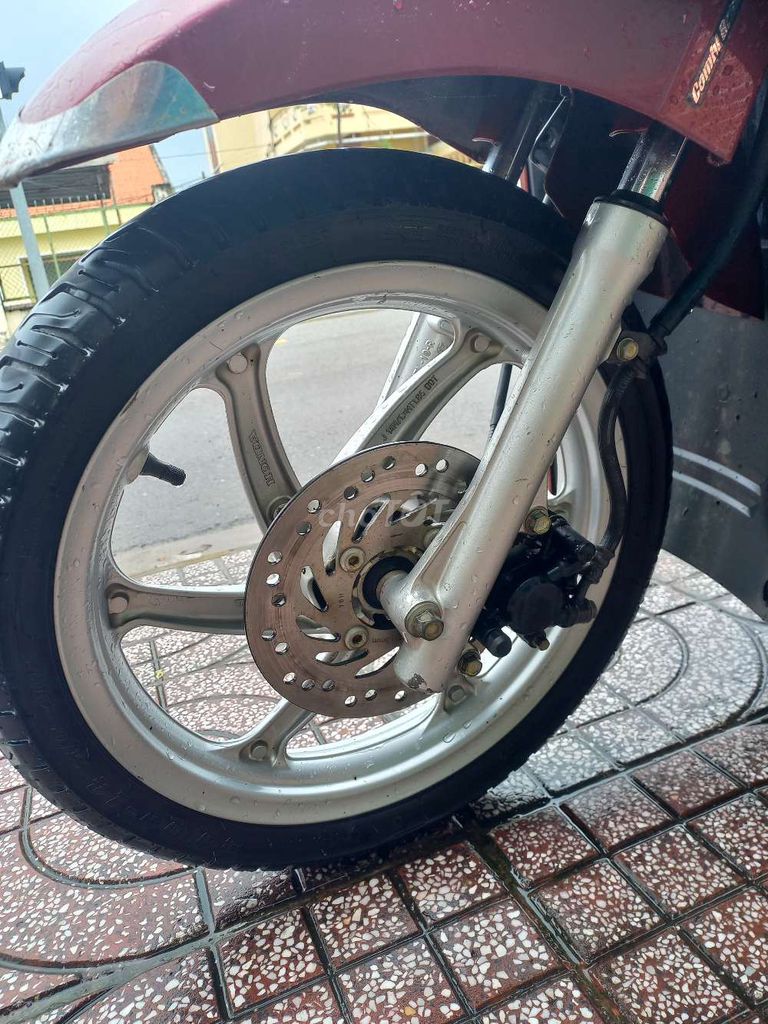 Honda Vision 2017 màu Đỏ biển số 62. Mua bán Xe máy tại Huyện Đức Hòa Long An được đăng bởi nguyễn duy khoa hình 5