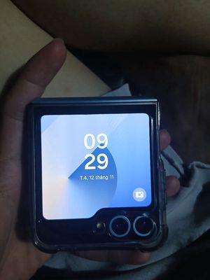 Samsung Z Flip 6 256GB Xám 99%. Mua bán Điện thoại tại Quận Tân Phú Tp Hồ Chí Minh được đăng bởi Phi Long