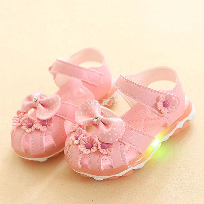 0902938662 - Giày sandal có đèn cho bé gái 1-6 tuổi (G004)