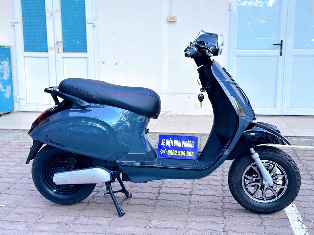 Электроскутер Vespa квадратная фара синий gtdd