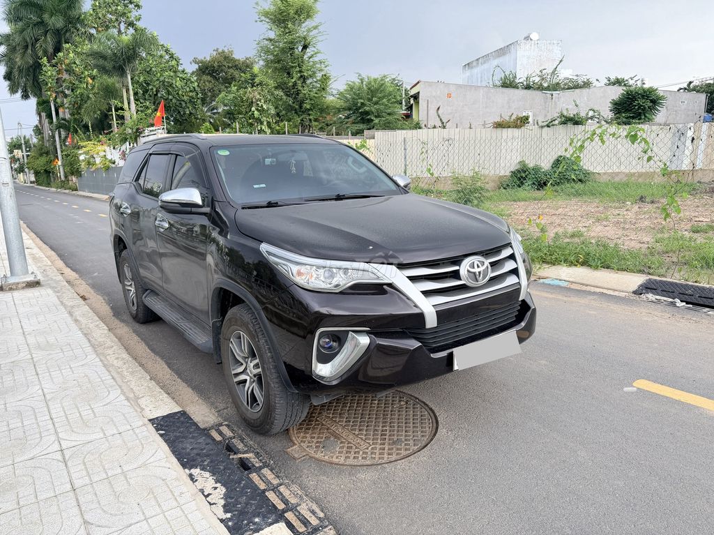 Toyota Fortuner 2018 коричневая механика в отличном состоянии