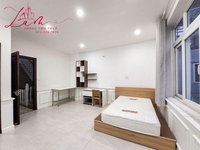Cửa Sổ Lớn Decor Đẹp Full Nội Thất Chỉ 5tr