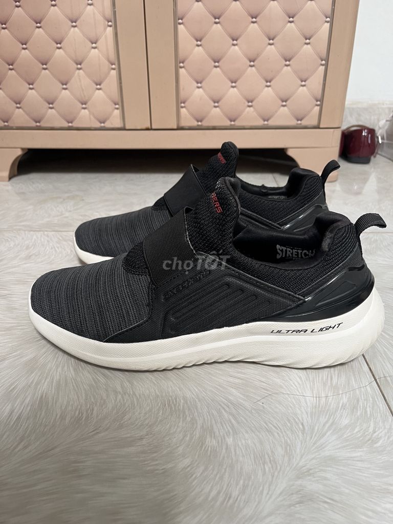 Giày Skechers đen size 42 chính hãng