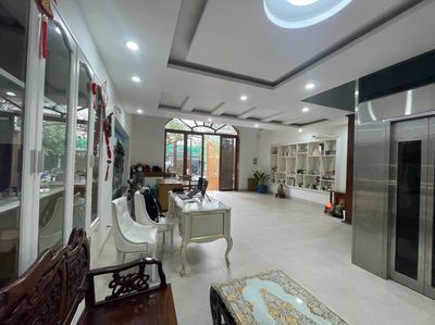 Rent · 4 bd · 136 м² · Thành phố Thủ Đức, ул. Đường số 12