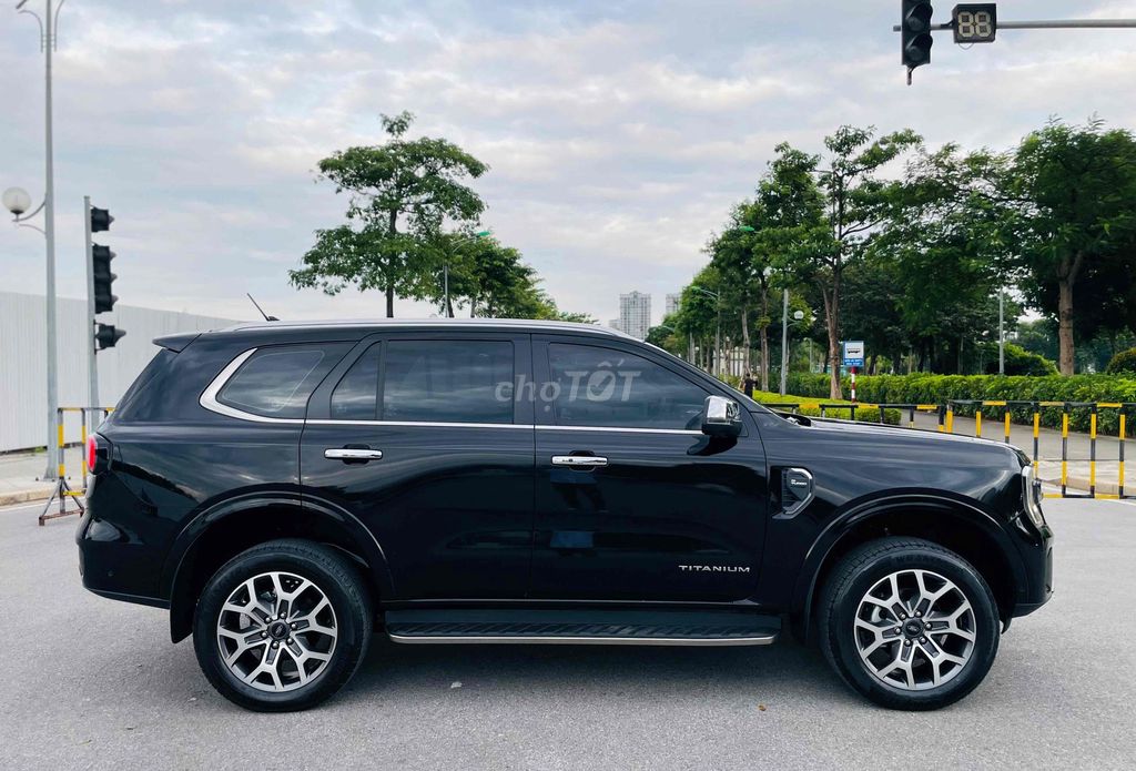 Ford Everest 2023 Titanium+ 2.0 AT 4x4 - 25000 km. Mua bán Ô tô tại Quận Cầu Giấy Hà Nội được đăng bởi CHỢ ÔTÔ CẦU GIẤY hình 11