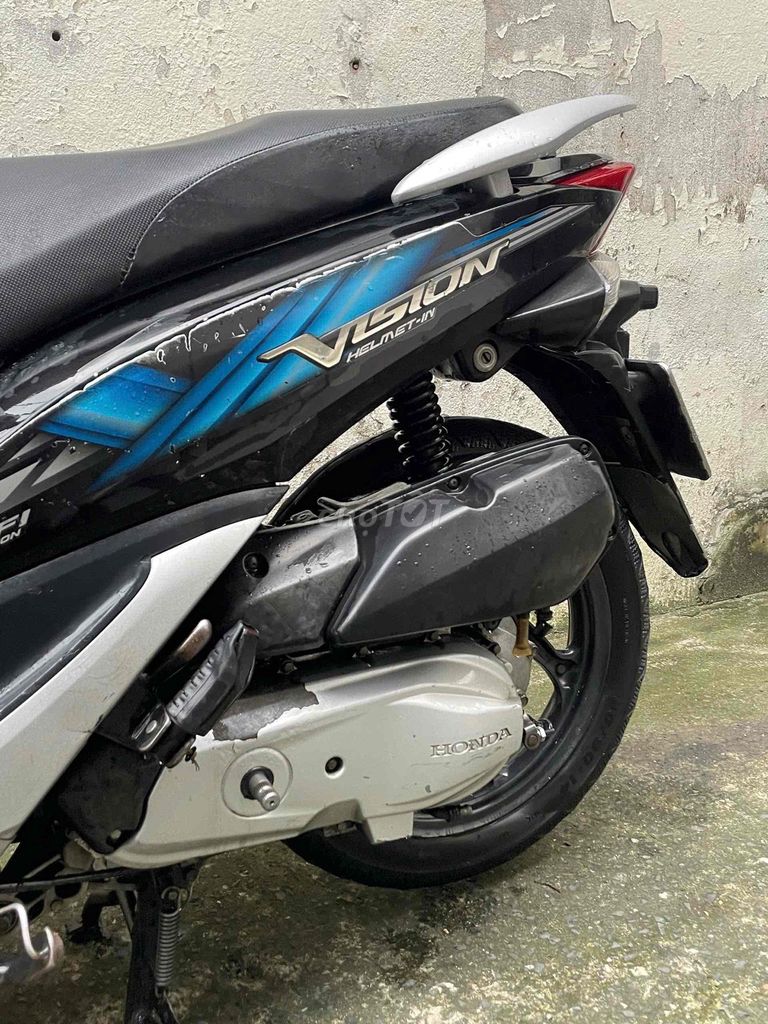 Honda Vision 2013 chính chủ máy êm ru. Mua bán Xe máy tại Thành phố Thủ Đức Tp Hồ Chí Minh được đăng bởi Lê Hạnh hình 3