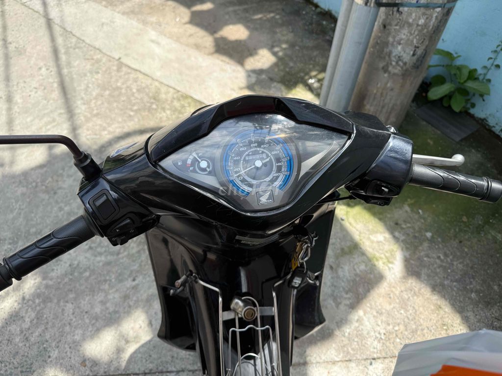 Xe số Honda Future màu đen đã qua sử dụng. Mua bán Xe máy tại Quận Gò Vấp Tp Hồ Chí Minh được đăng bởi Nguyễn Đức Hải hình 2