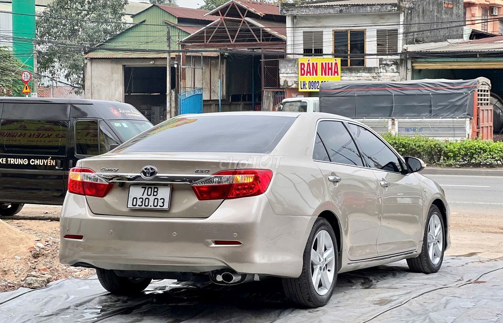 Camry 2.5Q 2014 nội ngoại thất đẹp nét căng. Mua bán Ô tô tại Thành phố Thủ Dầu Một Bình Dương được đăng bởi Thái Phạm hình 6