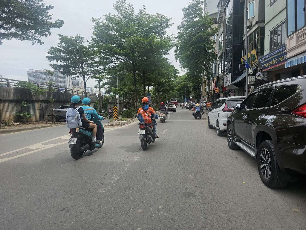 Nhà Mặt đường Bưởi, Kinh Doanh Bất chấp, diện tích 40m2, mặt tiền 4m. Mua bán văn phòng, mặt bằng kinh doanh tại Quận Ba Đình Hà Nội được đăng bởi Thảo hình 1