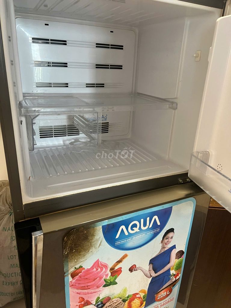 Tủ lạnh AQUA 200L còn mới tại Thuận An