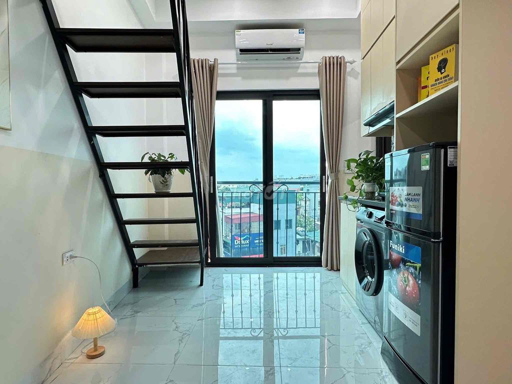 đi bộ đến trường Văn Hiến ( VHU )