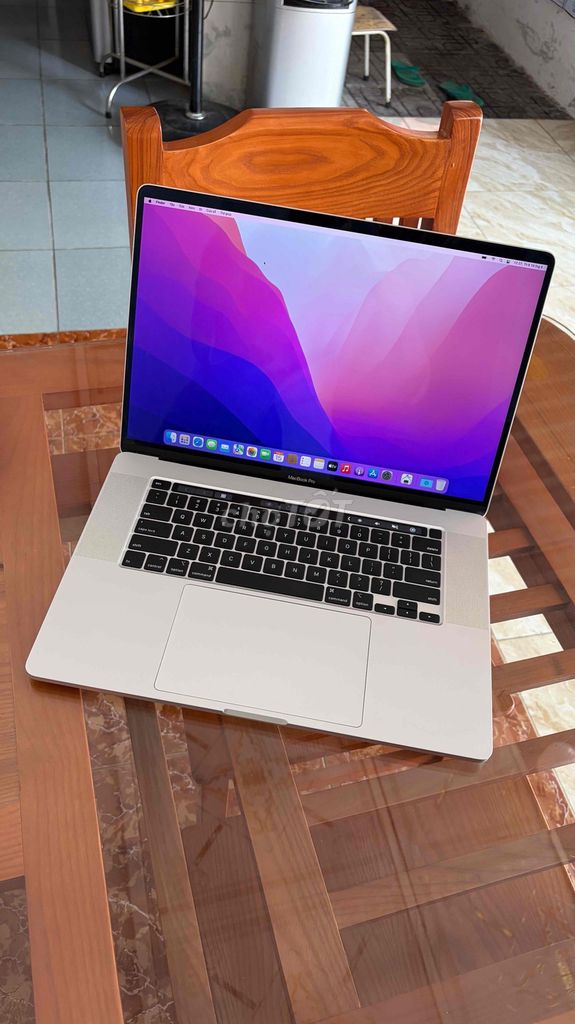Apple Macbook Pro 16 i7 16GB/512GB Bạc. Mua bán Laptop tại Thành phố Thủ Dầu Một Bình Dương được đăng bởi Phạm Bảo Ngọc hình 1