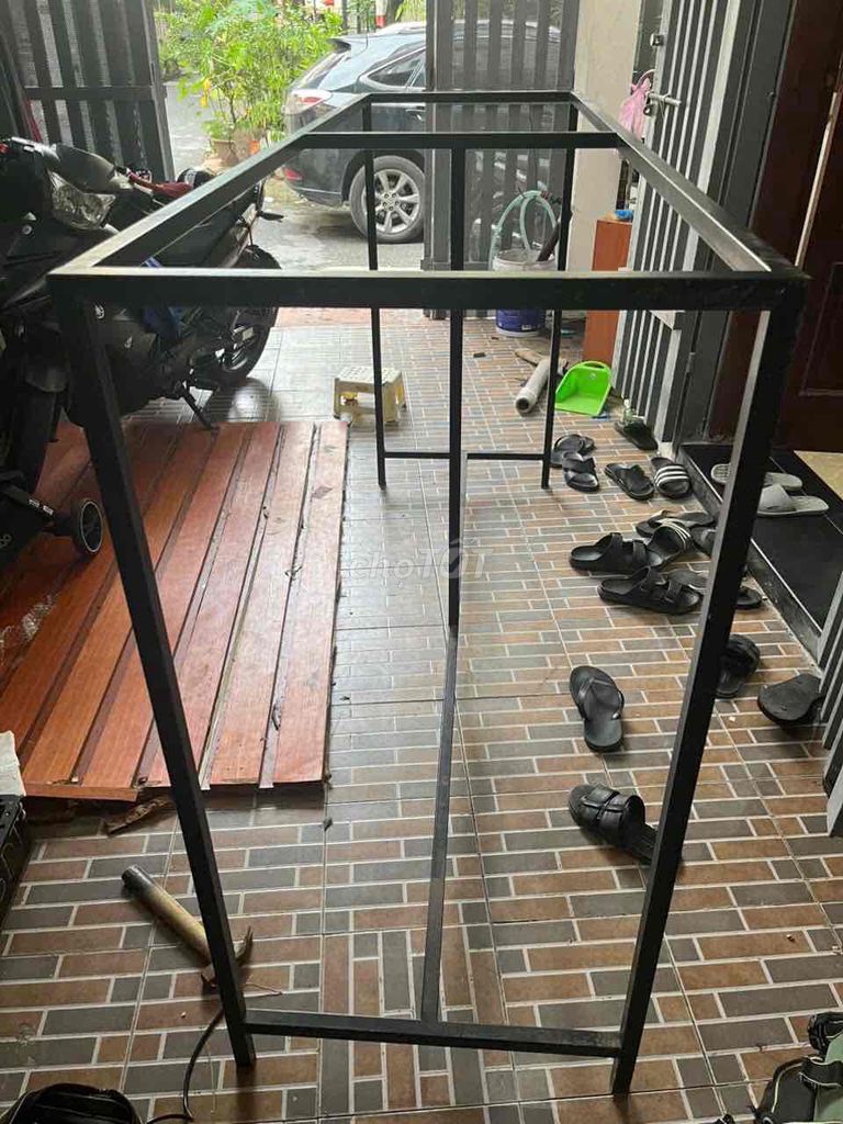 Kệ sắt Sắt Đen. Mua bán Tủ, kệ gia đình tại Quận Cầu Giấy Hà Nội được đăng bởi LÊ ĐÌNH HOÁ  hình 1