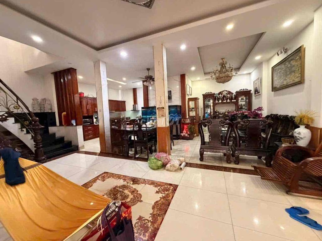 Cho thuê Biệt thự vila phan huy ích hẻm 2 xe tải thôg  DT 180 m trệt 3