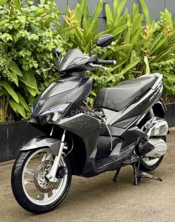 Honda Air Blade 2018 с номерами 59 и умным ключом