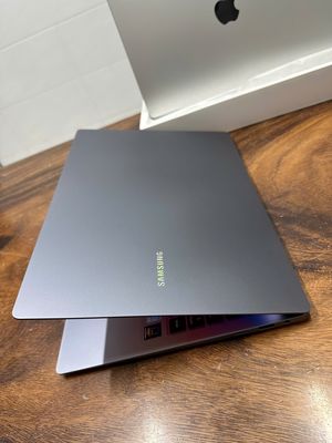 Samsung Galaxy Book4 Pro NP964, ultra 7 155H, 3K. Mua bán Laptop tại Quận Tân Bình Tp Hồ Chí Minh được đăng bởi Nguyễn Phi triều