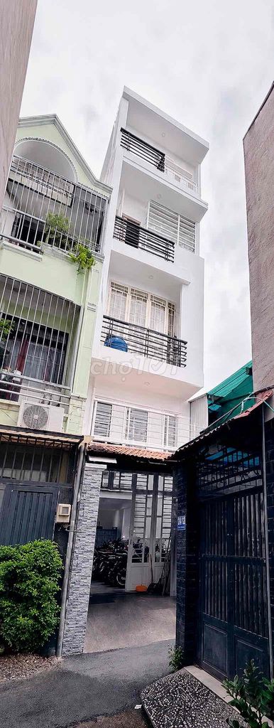 Cần bán nhà đường Nguyễn Văn Nghi sát bên trường Đại Học Công Nghiệp