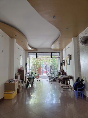 Аренда · 7 комн. · 200 м² · Quận Hải Châu, ул. Đường Quang Trung