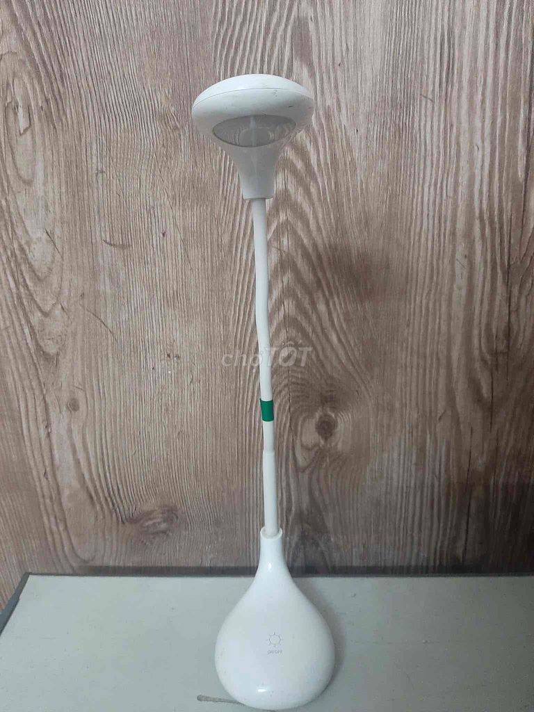 Đèn bàn MINISO Trắng Cảm ứng. Mua bán Đèn tại Quận Hoàng Mai Hà Nội được đăng bởi Trần Quốc Trung hình 1