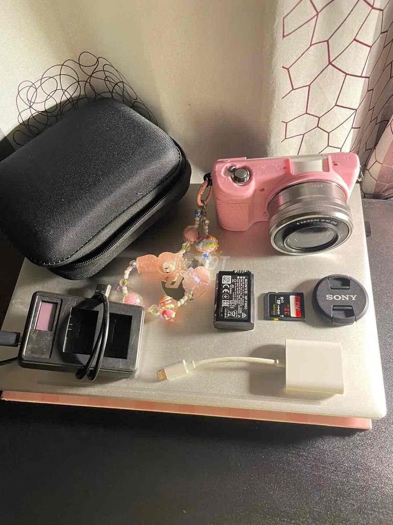 Máy ảnh Sony a5000 trắng. Mua bán Máy ảnh, Máy quay tại Quận Cầu Giấy Hà Nội được đăng bởi Louis Khánh hình 1