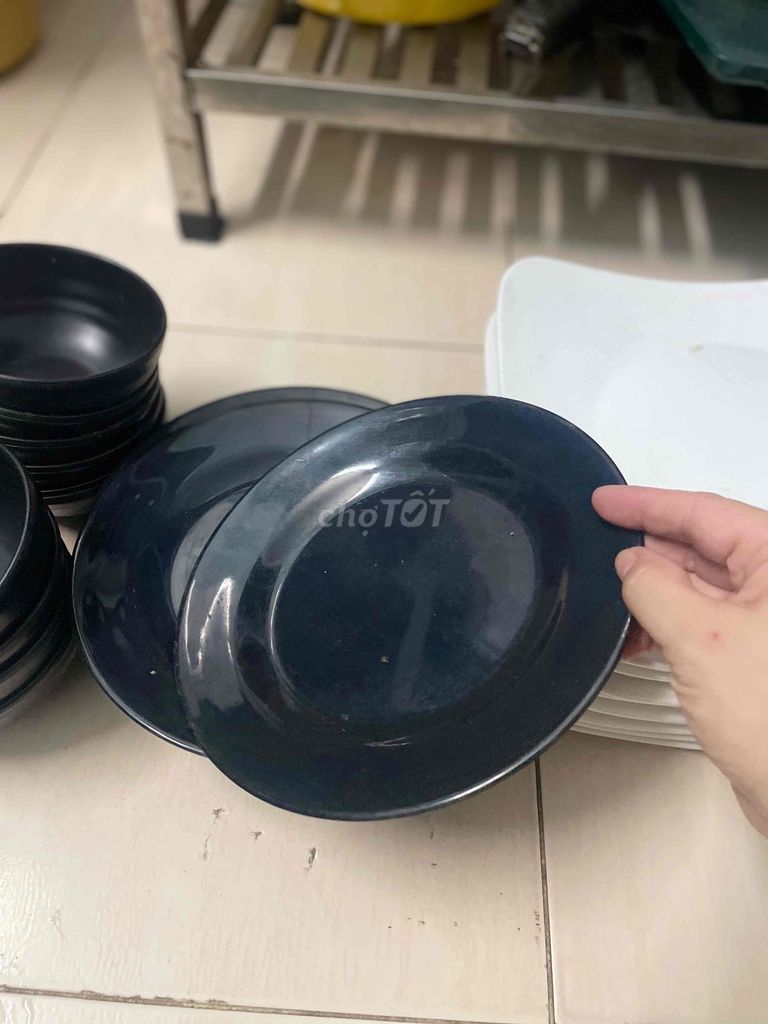 Bộ đĩa Gốm sứ Đen, Trắng. Mua bán Dụng cụ nhà bếp tại Quận 1 Tp Hồ Chí Minh được đăng bởi hien nguyen hình 1