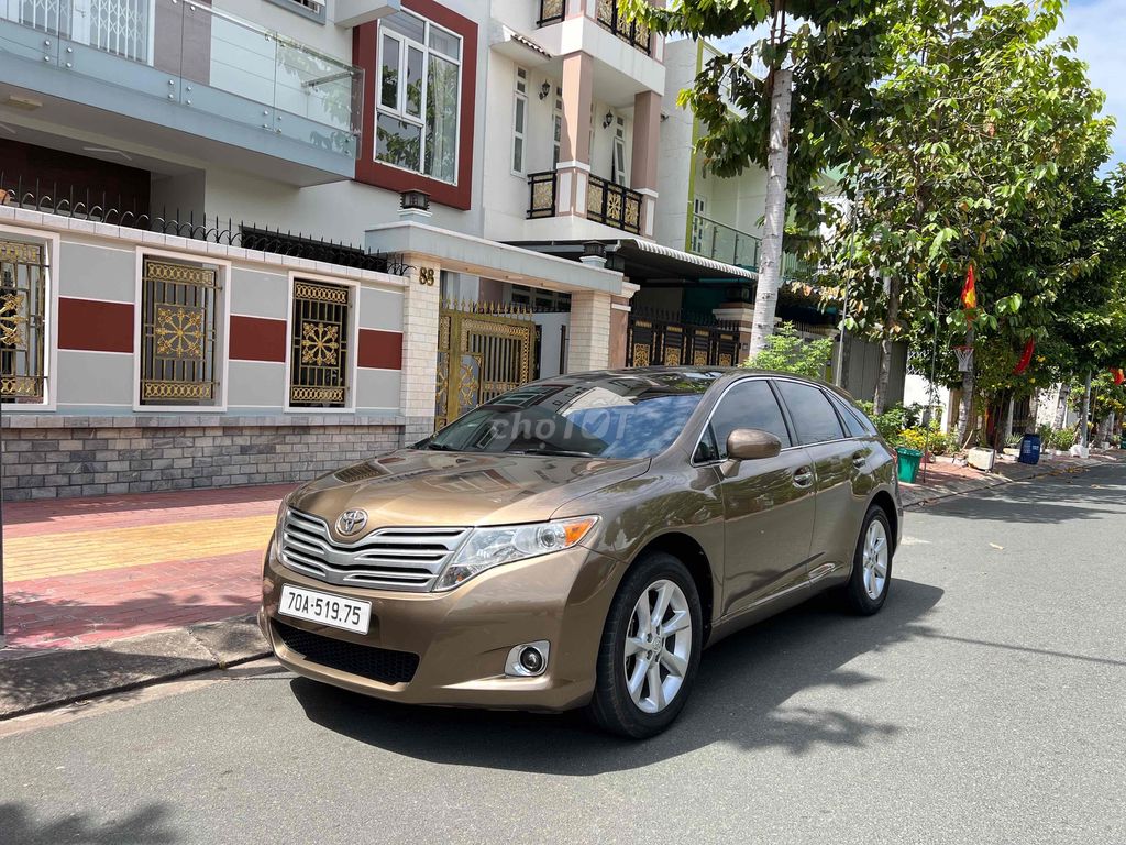 Toyota Venza 2009 Toyota Venza 2.7 AT - 65000 mile