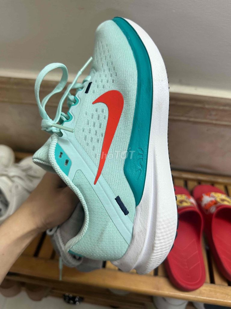 thanh lý giày nike chính hãng còn mới 99% sz 38.5