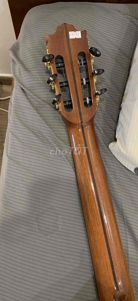 Guitar classic còn mới nguyên