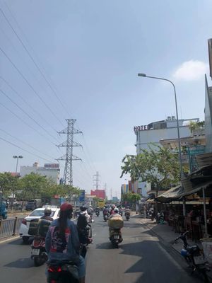 Аренда · 4 комн. · 132 м² · Quận 6, ул. Đường Kinh Dương Vương