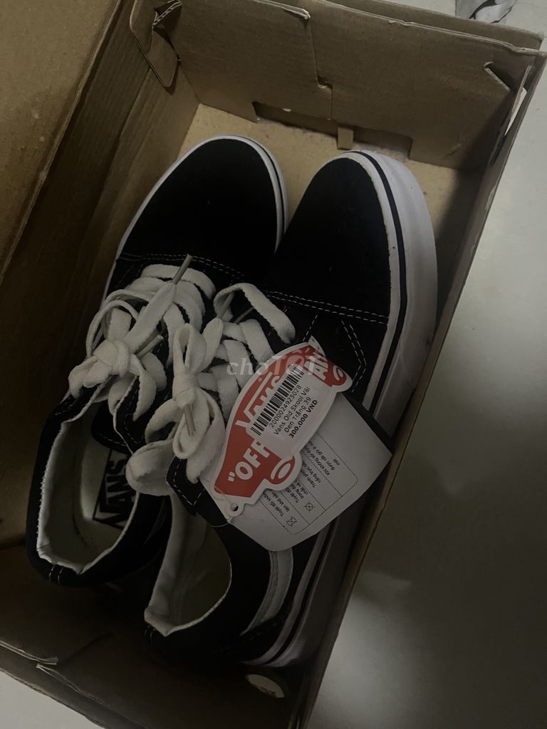 Cần bán đôi giầy vans size 39 giầy mới