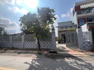 Bán nhà vườn hocmon