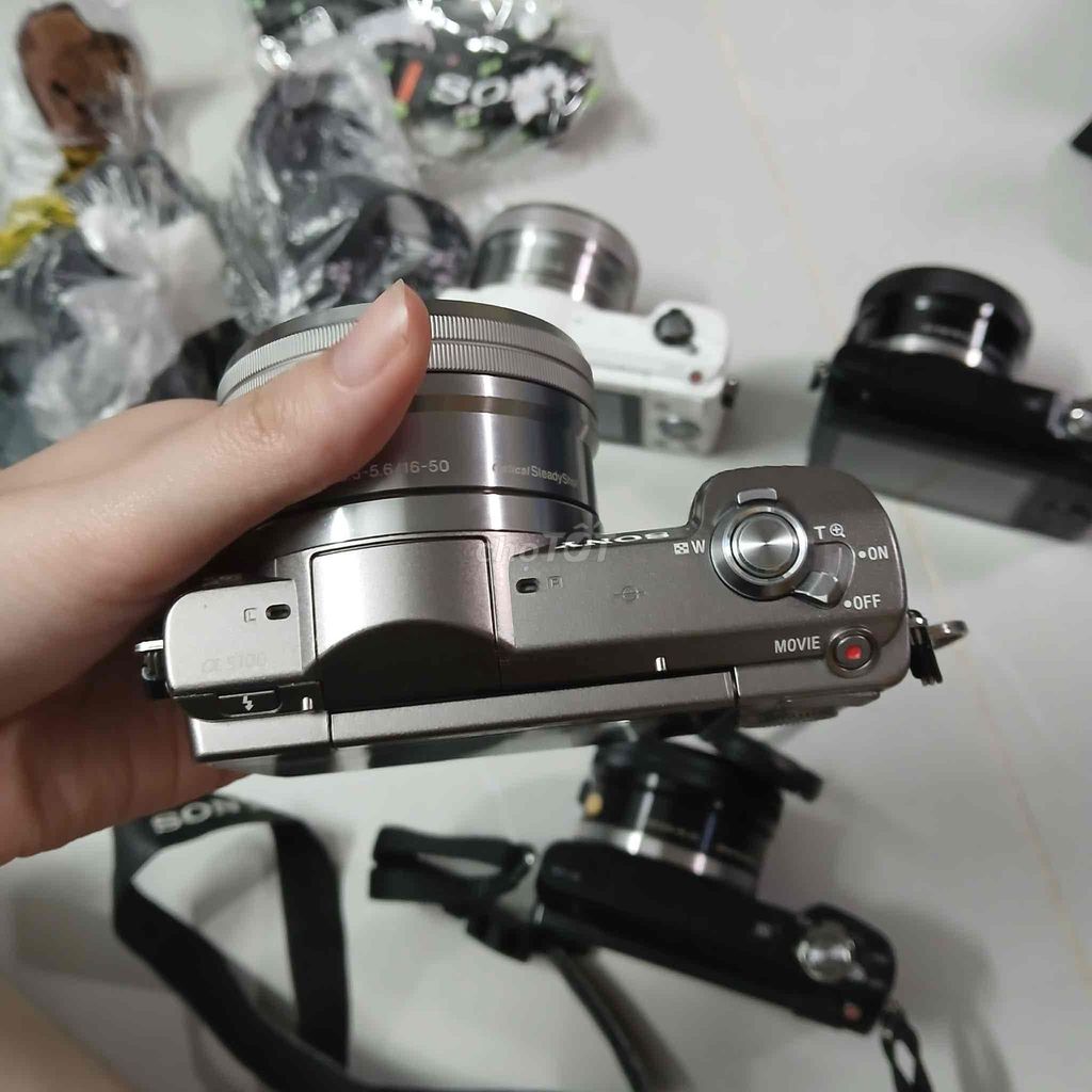 Máy ảnh Sony a5100 Titan. Mua bán Máy ảnh, Máy quay tại Quận Hoàng Mai Hà Nội được đăng bởi Phạm Thùy Linh hình 1