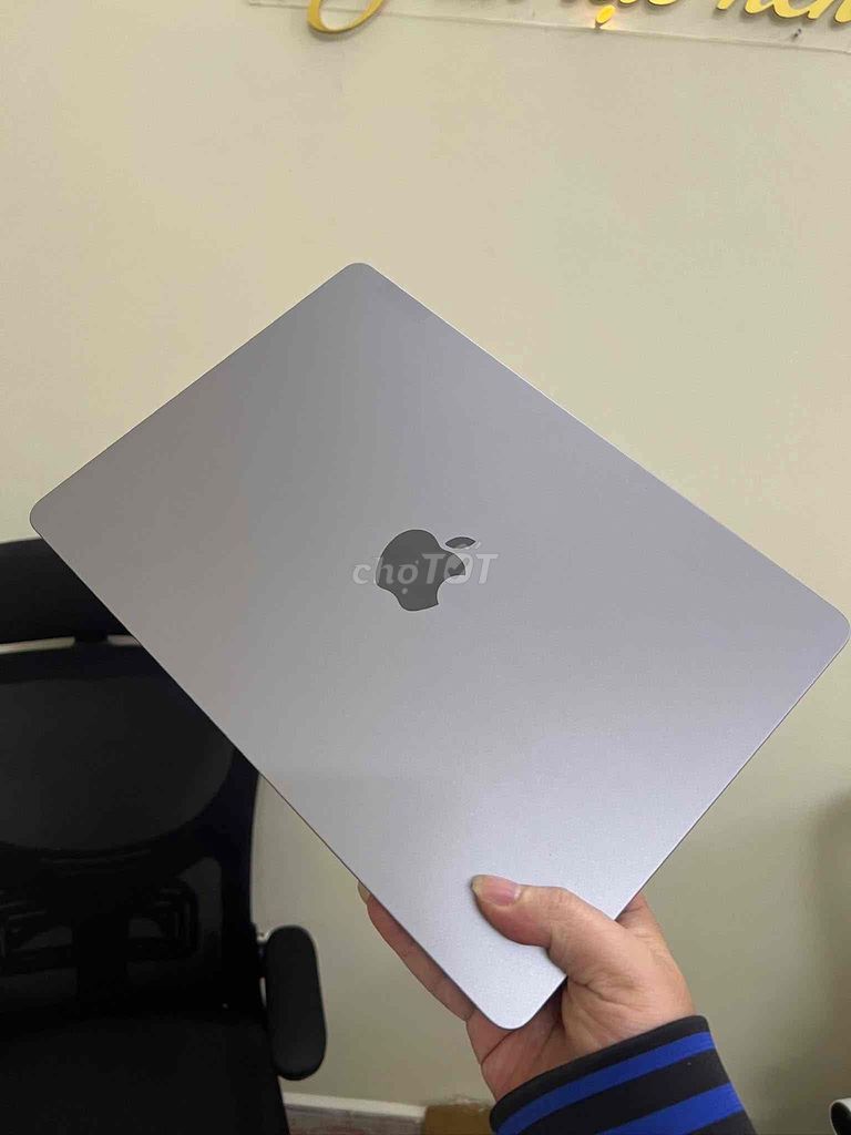 Apple MacBook Air M2 Bạc. Mua bán Laptop tại Quận Hai Bà Trưng Hà Nội được đăng bởi Tuấn hình 1