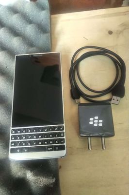 Blackberry Key2 màu Bạc bản Quốc tế