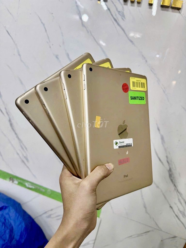 iPad Gen 5 32GB Vàng/bạc hàng trưng bày pin cao. Mua bán Máy tính bảng tại Quận Cẩm Lệ Đà Nẵng được đăng bởi Brown shop N hình 1