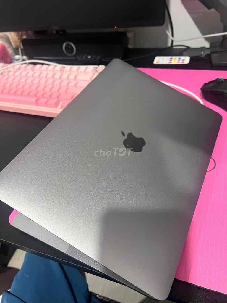 Apple MacBook Air Retina 2019 Xám i5 8GB Like New. Mua bán Laptop tại Quận Cẩm Lệ Đà Nẵng được đăng bởi vy hình 1