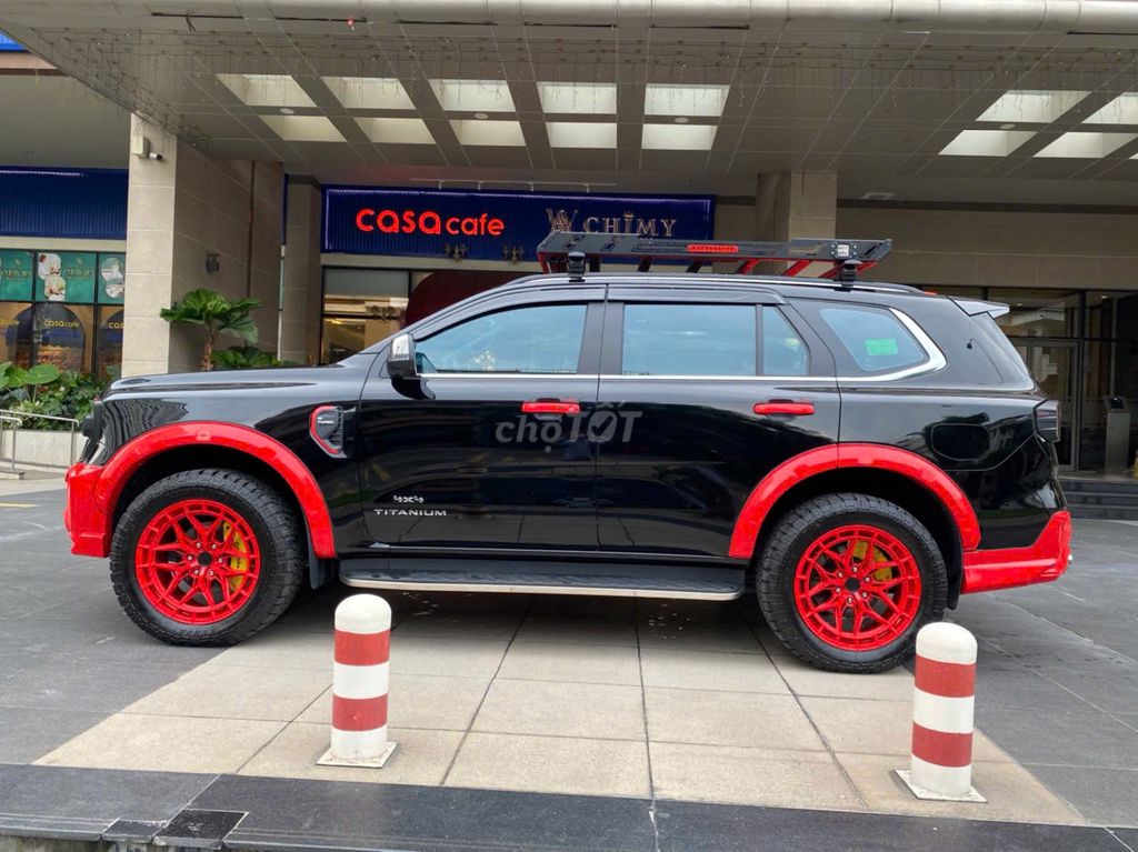 FORD EVEREST TITANIUM 2C CÁ NHÂN 2024 - 11500 KM. Mua bán Ô tô tại Quận Tân Bình Tp Hồ Chí Minh được đăng bởi Mr Hoài SÀI GÒN FORD  hình 4