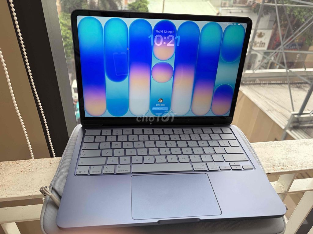 Macbook Neo 256Gb màu xanh, sạc 1 lần Minh Tuấn. Mua bán Laptop tại Quận 3 Tp Hồ Chí Minh được đăng bởi BENT PEACE hình 1