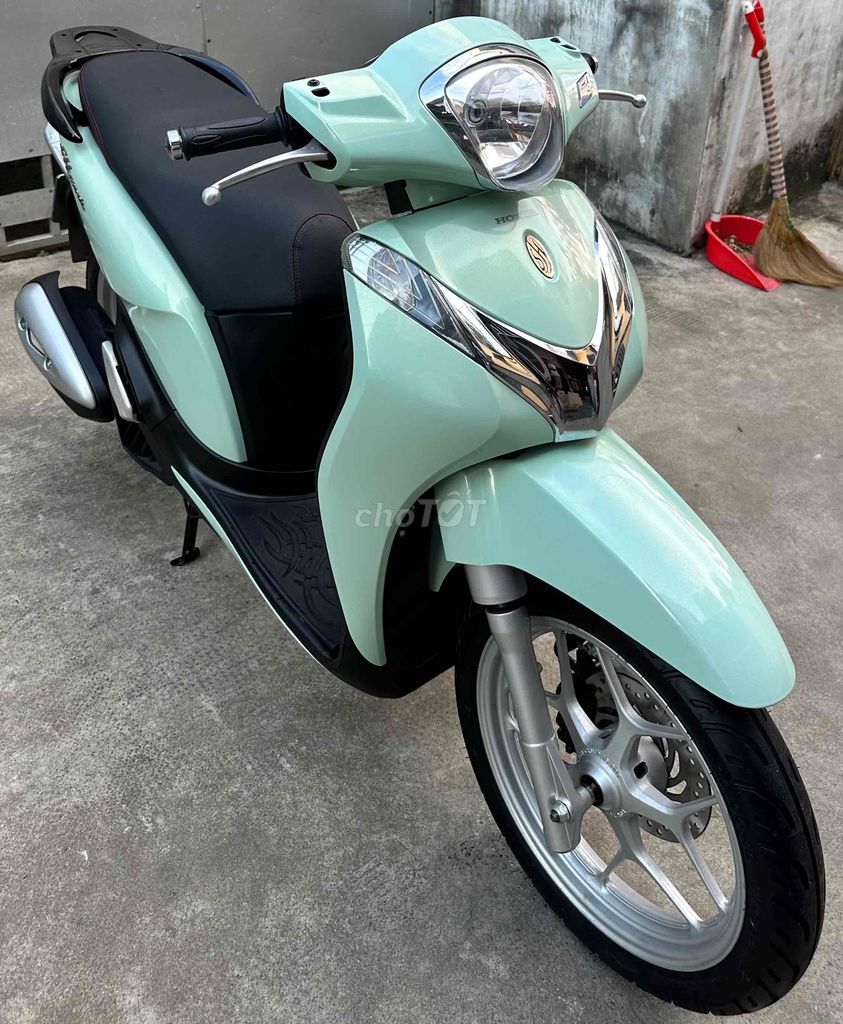 SH Mode 2015 chất xe zin đẹp máy zin êm. Mua bán Xe máy tại Quận Ninh Kiều Cần Thơ được đăng bởi Cửa Hàng Xe Nhật Tài hình 1