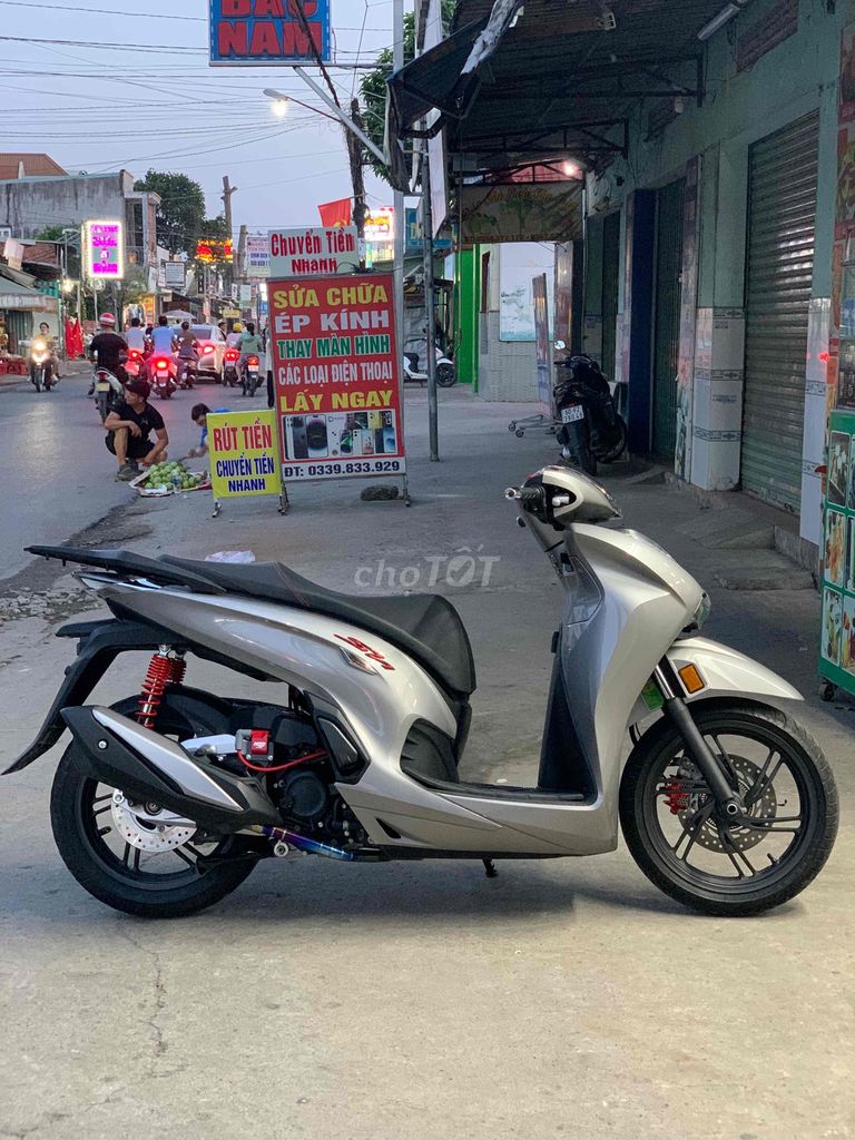 bán sh 350i bạc nhám , xe bọc keo full , máy zin. Mua bán Xe máy tại Thành phố Biên Hòa Đồng Nai được đăng bởi Khoa Nhiệm hình 1