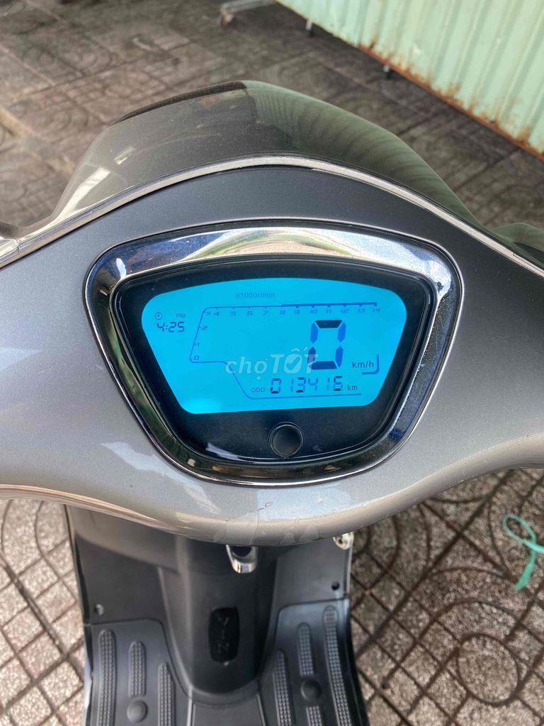 Vespa Camony Xám 13415 km 50cc. Mua bán Xe máy tại Quận 7 Tp Hồ Chí Minh được đăng bởi thanh xuân hình 1