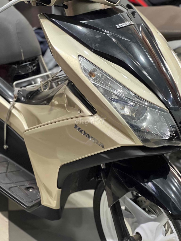 ab air blade 2013 góp 0đ xm u phong. Mua bán Xe máy tại Huyện Trảng Bom Đồng Nai được đăng bởi Của Hàng Xe Máy U Phong hình 5