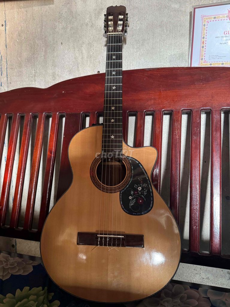 Đàn guitar classic Nâu. Mua bán Nhạc cụ tại Huyện Củ Chi Tp Hồ Chí Minh được đăng bởi Hiếu Nguyễn hình 1