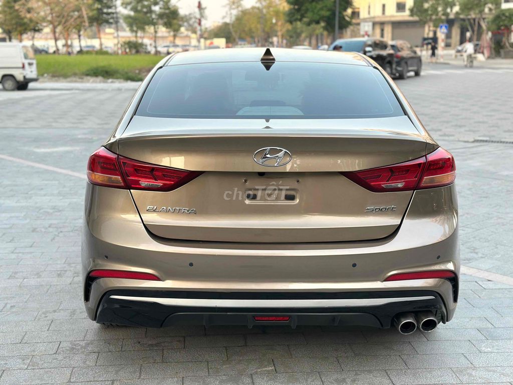 Hyundai Elantra 2019 1.6AT Sport - 80000 km. Mua bán Ô tô tại Quận Hoàng Mai Hà Nội được đăng bởi Đức Quyết hình 3