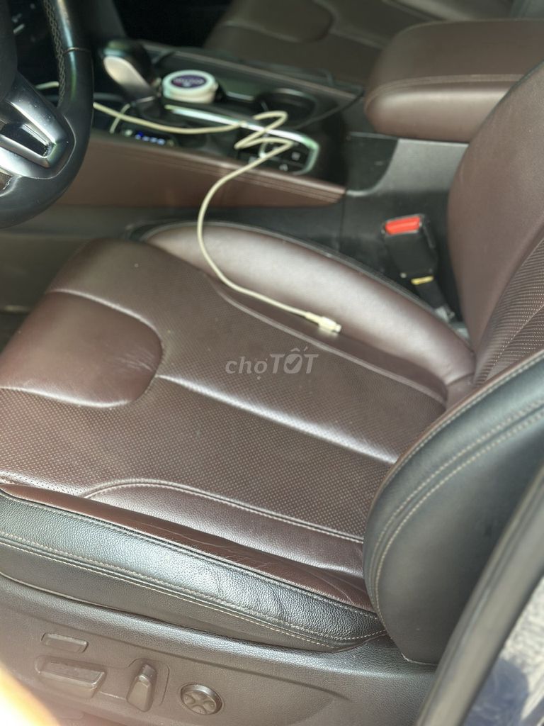 CC xe SantaFe 2019Premium 2.4L-12 vạn km biển HN. Mua bán Ô tô tại Quận Hoàn Kiếm Hà Nội được đăng bởi Lê Trang hình 7